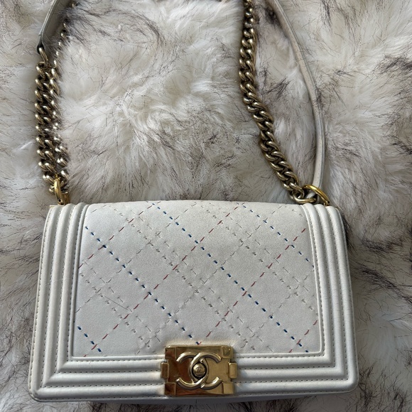 Chanel Medium Boy Bag White leather - Picture 3 of 5